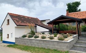Vinný sklep S&T Výmola